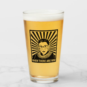 När det finns nio - märkliga RBG Glaskopp
