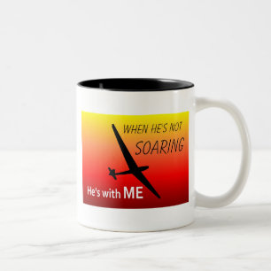 När han inte Soaring, är han med mig Två-Tonad Mugg