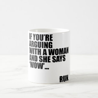 NÄR HON NÅGOT ATT SÄGA ÖVERRASKAR KAFFEMUGG