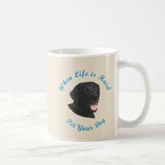 När liv är hårt (den Labrador retrieveren) Kaffemugg