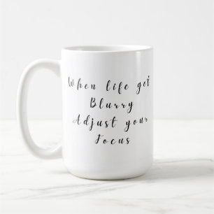 När livet blir suddigt justerar du fokus kaffemugg