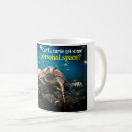 När livet får tuff simmar bara behållan. kaffemugg