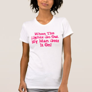 När ljuset går Ut-Rosor T-shirt