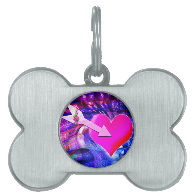 När musikpil riktade in sig på hjärtat namnbricka husdjur (Framsidan)