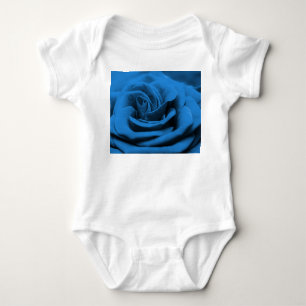 Nära blå röd ros, makroskönhet. t shirt