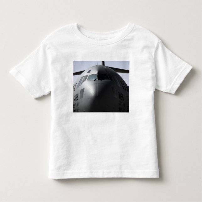Nära fram till C-17 Globemaster III Tee Shirt (Framsida)