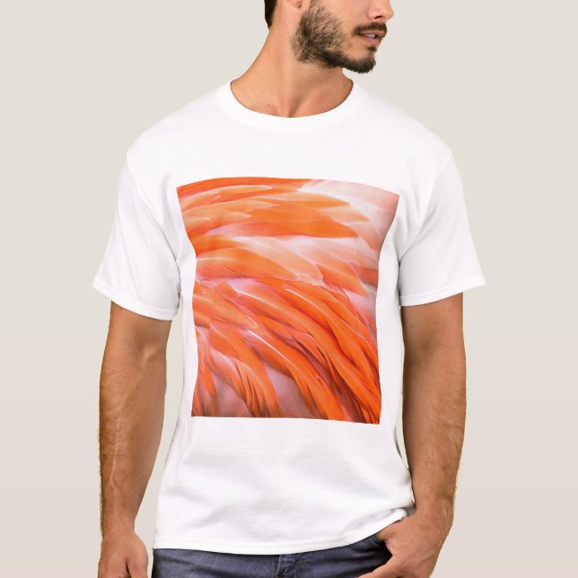 Nära korall och Rosa konstfjädrar T Shirt (Framsida)