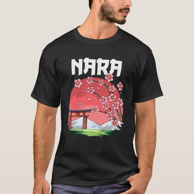 Nara Kyokujitsuki Sakura Japan T Shirt (Framsida)