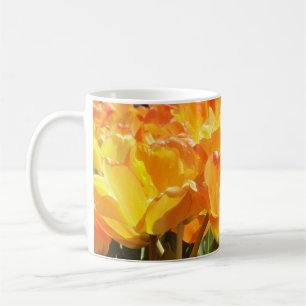 Nära Orange- och Gult-tulpaner Kaffemugg
