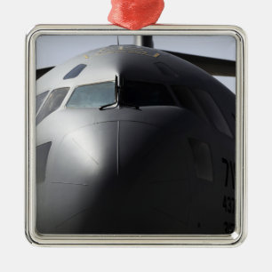 Närbild av bekläda av A. c. - 17 Globemaster III Julgransprydnad Metall