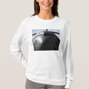 Närbild av bekläda av A. c. - 17 Globemaster III Tee Shirt