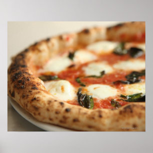 Närbild av en hel pizzapaj poster