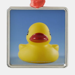 Närbild av en rubber anka julgransprydnad metall