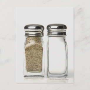 Närbild av en salt och pepparshaker vykort