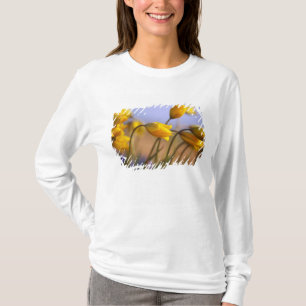 Närbild av påskliljar tee shirt