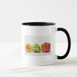 Närbild av spansk peppar i en ro mugg