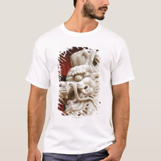 Närbild av statyn av en drake, Shuri Tee Shirt