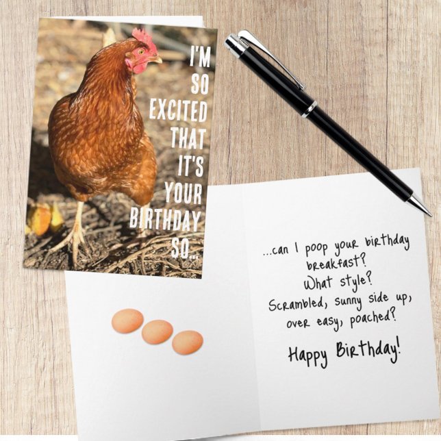 Närbild Fotografi av Kyckling som Ger Ett Snett Bl Kort (chicken humor cover and inside template text)