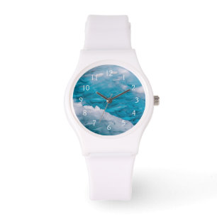 Närbild på blå is armbandsur