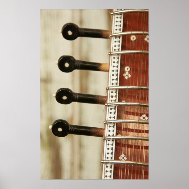 Närbild på indisk sitar Kunti Poster (Framsidan)
