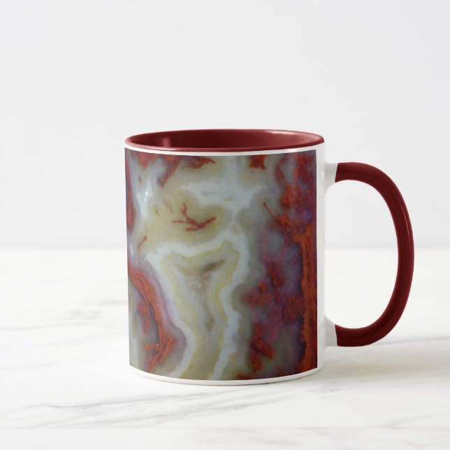 Närbild på röd Moss Agate-skiva Mugg (Höger)