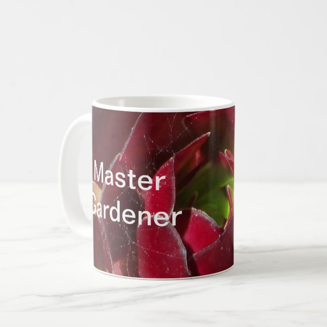 Närbildsfoto på röd suckulent för Master Gardener Kaffemugg (Framsida vänster)