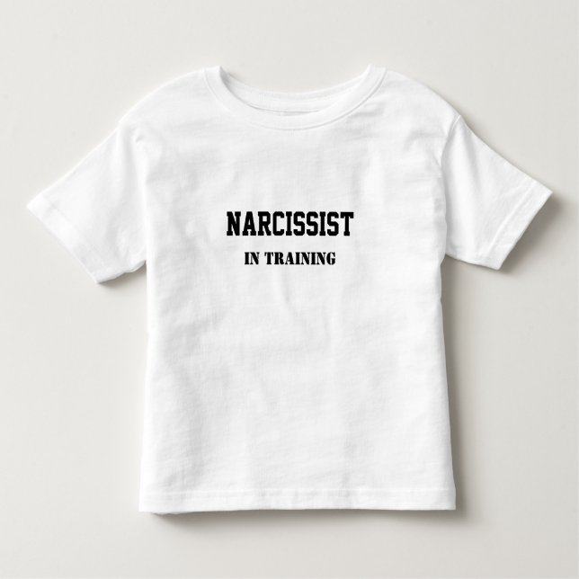 Narcissist i utbildning t shirt (Framsida)