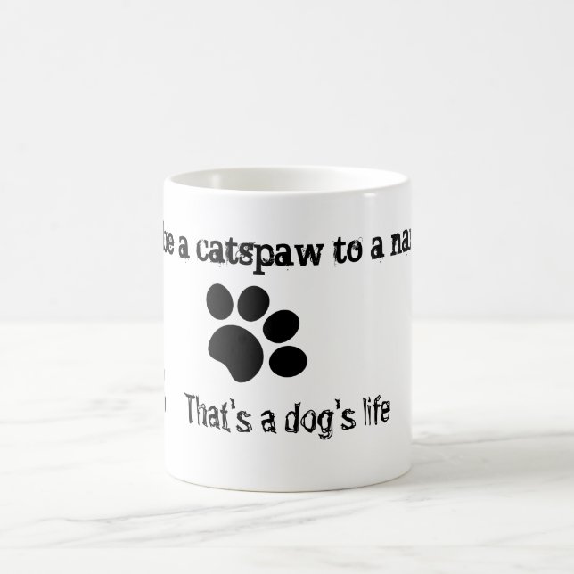 Narcissists catspaw lever en hund livsoffert  kaffemugg (Center)