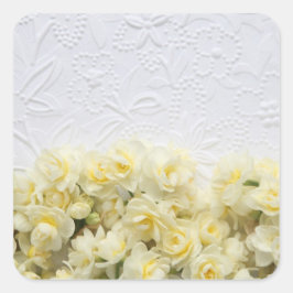 Narcissus blommor mot texturerad papper fyrkantigt klistermärke