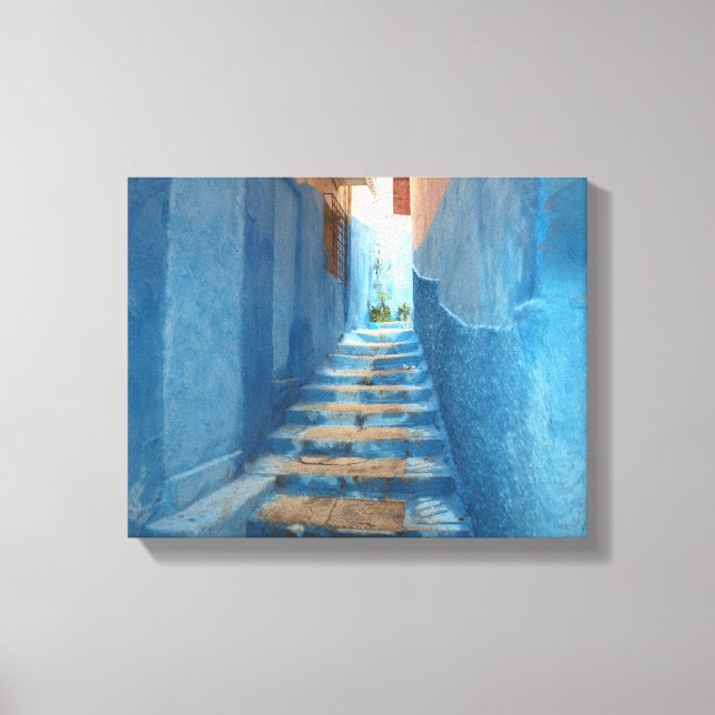 Narrow Blue Stairway i Marocko Canvastryck (Framsida)