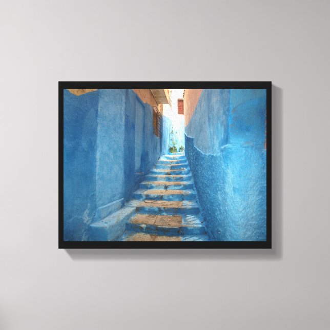 Narrow Blue Stairway i Marocko Canvastryck (Framsida)