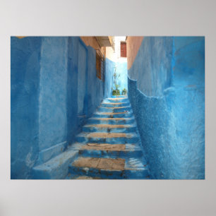 Narrow Blue Stairway i Marocko Poster