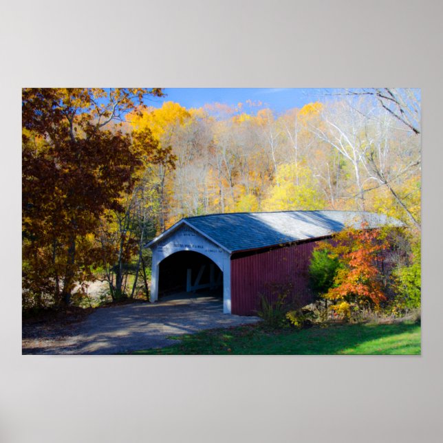 Narrow Covered Bridge Parke County, Indiana Poster (Framsidan)