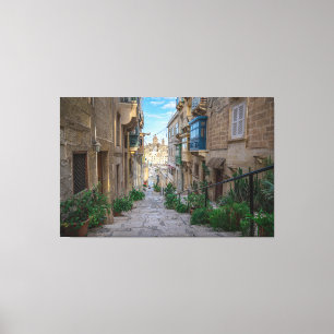 Narrow stone street i Malta Canvastryck