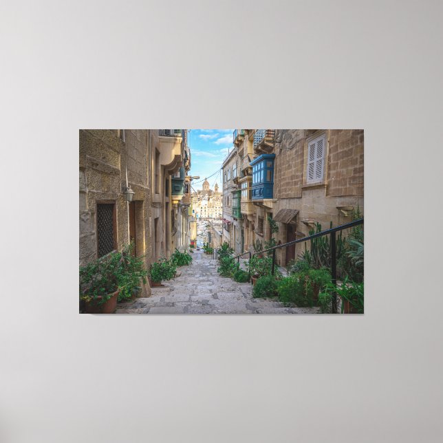 Narrow stone street i Malta Canvastryck (Framsida)