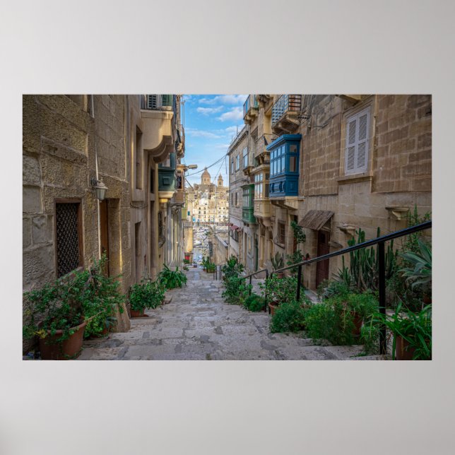 Narrow stone street i Malta Poster (Framsidan)