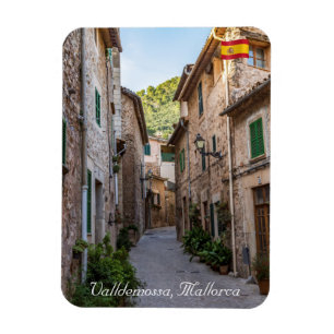 Narrow street i byn Valldemossa - Mallorca Magnet