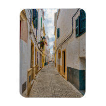 Narrow street i Ciutadella - Menorca, Spanien