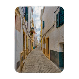 Narrow street i Ciutadella - Menorca, Spanien Magnet
