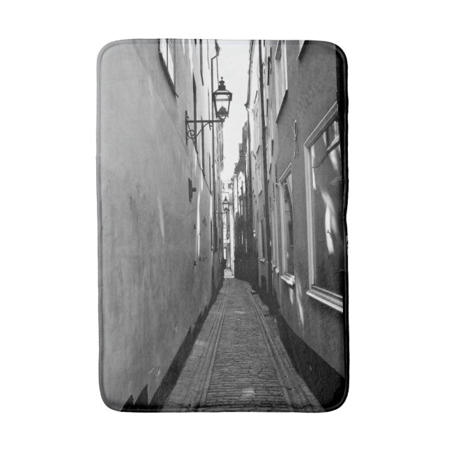 Narrow street i Stockholm Badrumsmatta (Framsidan (Vertikal))