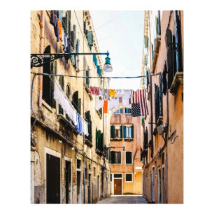 Narrow street i Venedig Fototryck