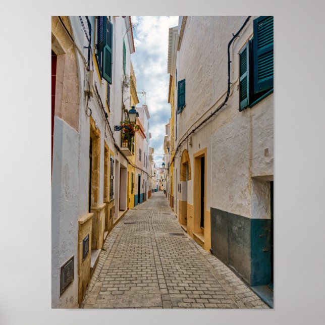 Narrow street in Ciutadella - Menorca, Spanien Poster (Framsidan)