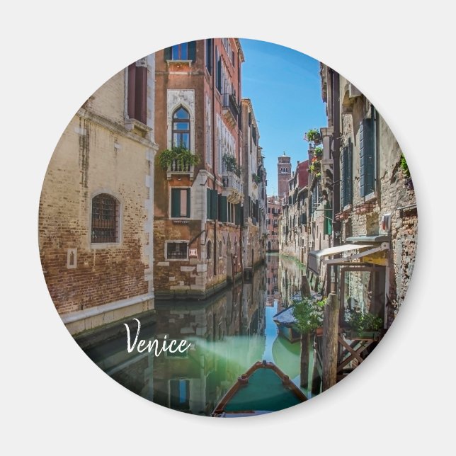 Narrow street med kanal i Venedig Magnet (Framsidan)