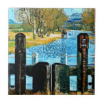 NARROWBOAT LOCK KAKELPLATTA<br><div class="desc">En konstform för vyn från grinden för låset i kanalen.</div>
