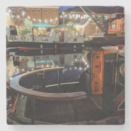 Narrowboat underlägg: Leeds Canal Basin på natten. Stenunderlägg