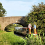 NARROWBOATS<br><div class="desc">Kanalbåtar, som i Förenade kungariket kallas smalbåtar, användes ursprungligen för att transportera varor runt land. De används nu främst för fritid och lockar människor från hela världen att njuta av vår landsbygd. Dessa båtar ser mycket söt ut med sina ljusa färgader, traditionellt blåa, röda eller grönt. Blommor och slottsdesigner är...</div>