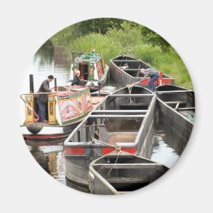 NARROWBOATS PÅ KANALEN MAGNET
