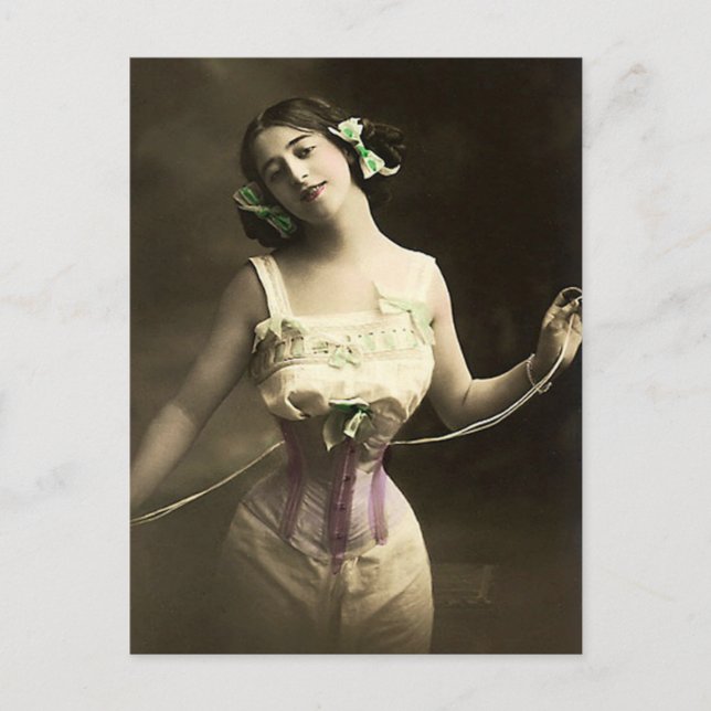 Narrowing Her Waist Vykort (Framsida)