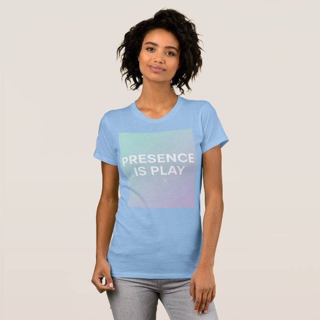 Närvaro Är Lek Andlig Blå Minimalistisk Citat T Shirt (Hel framsida)