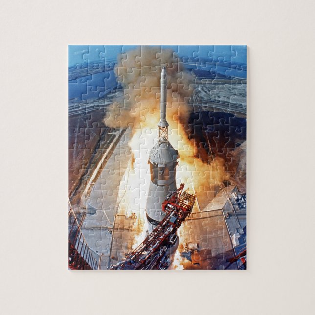 NASA Apollo 11 månlandningsraketuppskjutning Pussel (Vertikal)